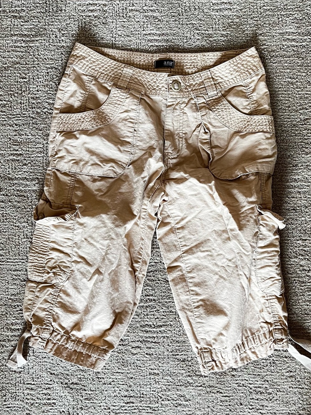 Y2K a.n.a Light loose fit Khaki Cargo Capris